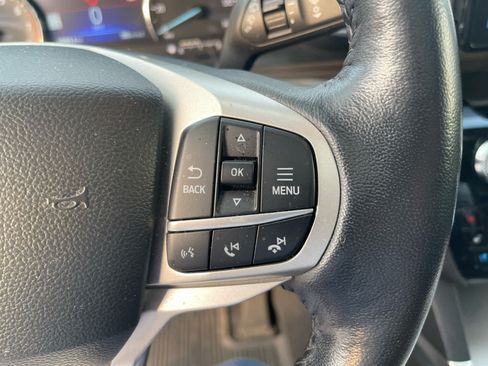 Used 2022 Ford Explorer Limited w/ Equipment Group 301A AWD/4WD image 12