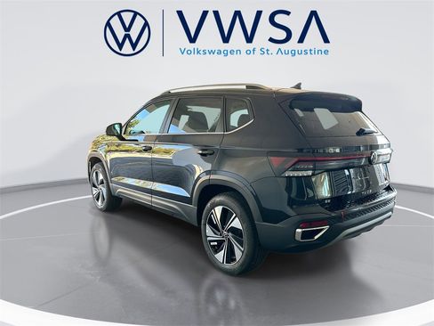 New 2026 Volkswagen Taos SE image 6