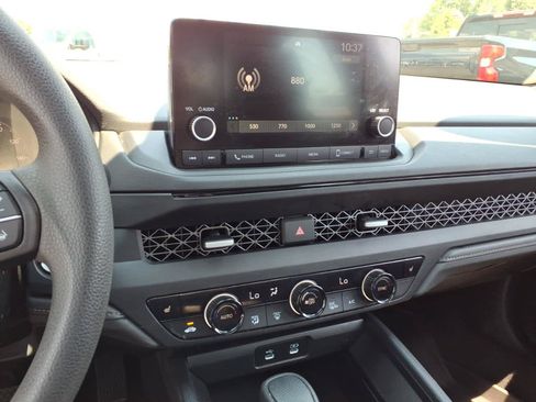 Used 2025 Honda Accord SE image 12