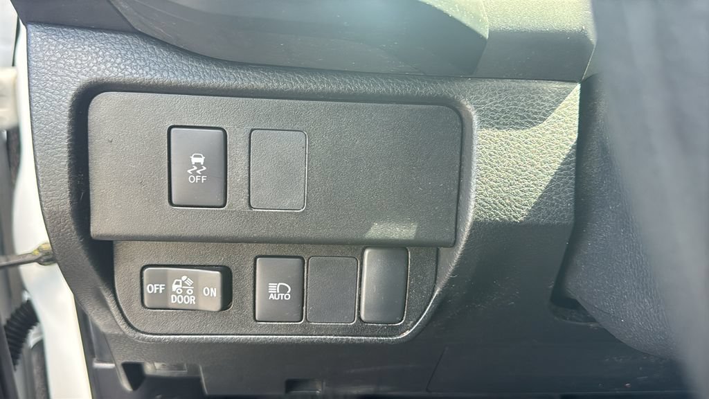 Used 2022 Toyota Tacoma SR AWD/4WD image 14