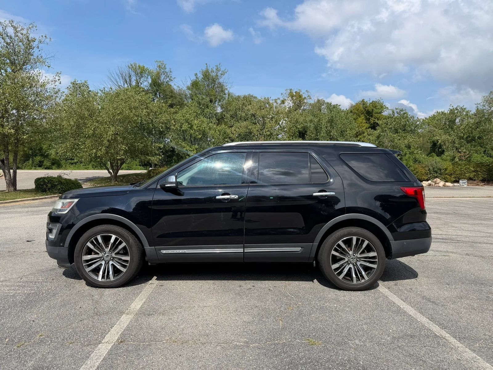 Used 2016 Ford Explorer Platinum AWD/4WD image 6