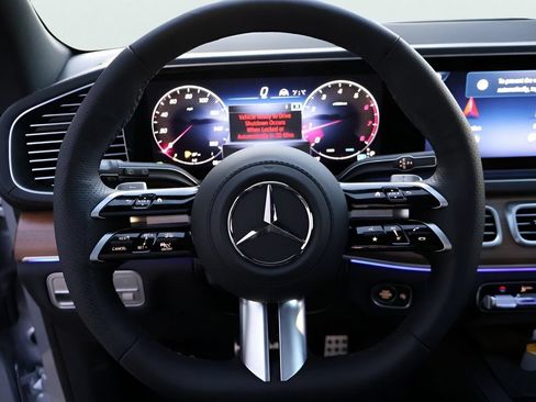 Used 2025 Mercedes-Benz GLS 450 4MATIC image 33