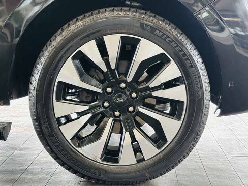 Used 2025 Ford Expedition Platinum w/ Driver's Package AWD/4WD image 27