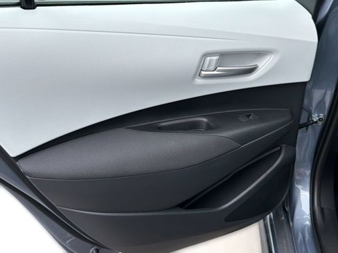 Used 2026 Toyota Corolla SE w/ SE Package FWD image 29