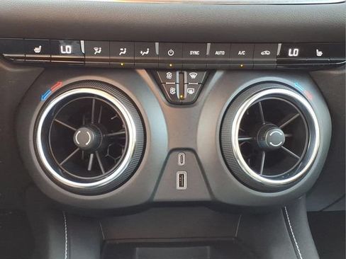Used 2024 Chevrolet Blazer LT w/ Convenience Package FWD image 20