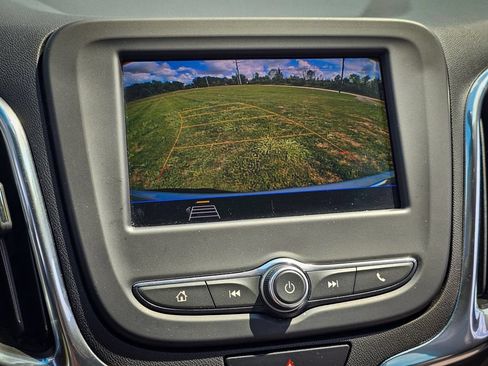 Used 2020 Chevrolet Equinox LS FWD image 21