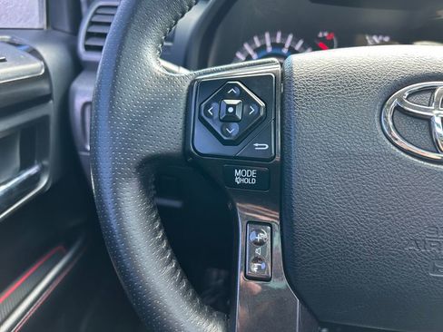 Used 2018 Toyota 4Runner TRD Off-Road Premium AWD/4WD image 16