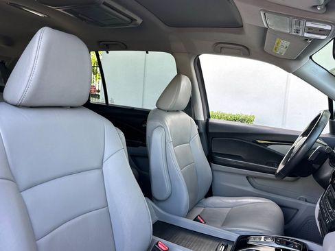 Used 2017 Honda Pilot Touring image 31