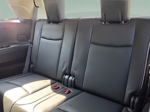 Used 2019 INFINITI QX60 Luxe w/ Essential Package AWD/4WD image 9