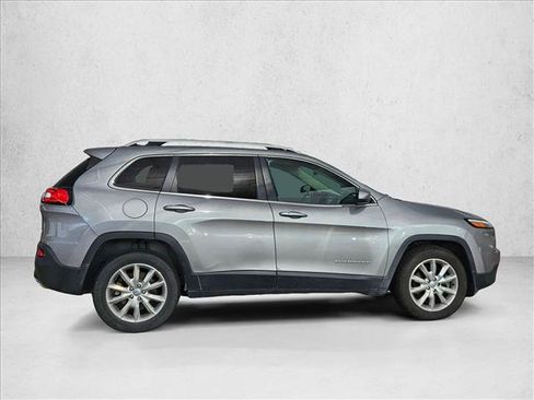 Used 2016 Jeep Cherokee Limited AWD/4WD image 4