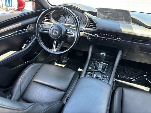 Used 2019 MAZDA MAZDA3 Hatchback w/ Preferred Package FWD image 12