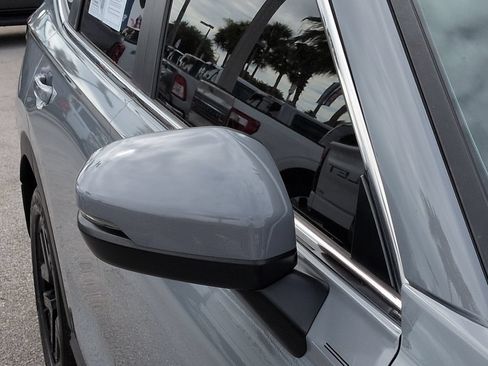 Used 2024 Honda CR-V EX-L image 11