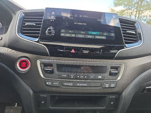 Used 2023 Honda Passport TrailSport image 16