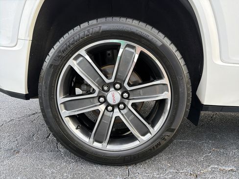 Used 2019 GMC Acadia Denali w/ Technology Package image 18