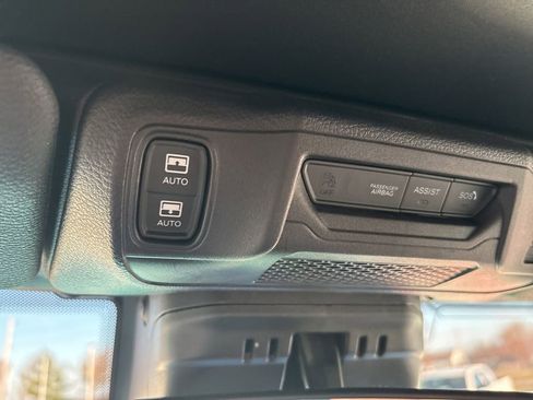 Used 2024 Jeep Wrangler Willys image 5