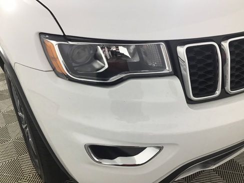 Used 2018 Jeep Grand Cherokee Limited image 25
