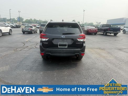 Used 2019 Subaru Forester Premium AWD/4WD image 5