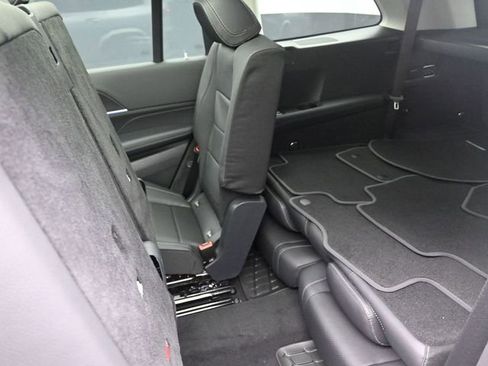 Used 2026 Mercedes-Benz GLS 450 4MATIC image 22