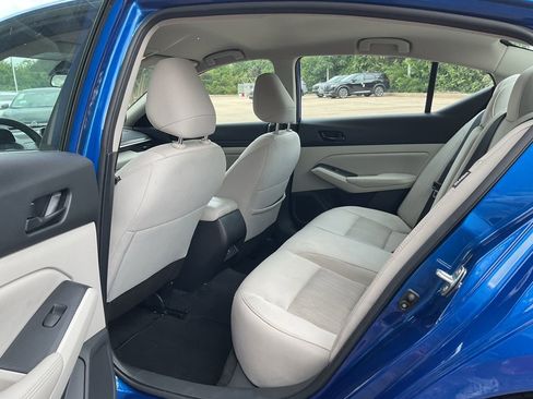 Used 2025 Nissan Altima 2.5 SV FWD image 11