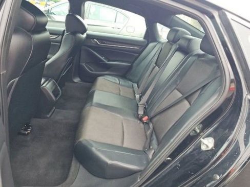 Used 2018 Honda Accord Sport image 13