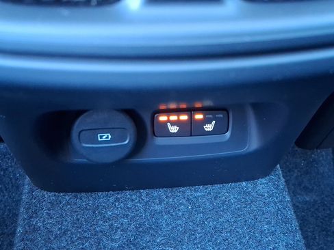 New 2026 Volvo XC40 B5 Plus w/ Protection Package Premier image 6