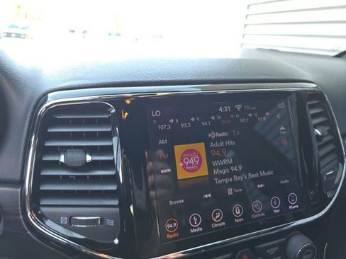 Used 2019 Jeep Grand Cherokee Altitude image 12