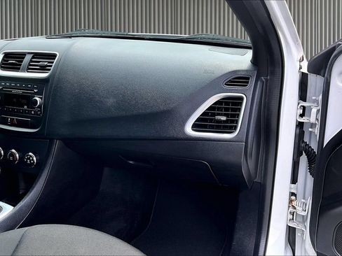 Used 2013 Dodge Avenger SE FWD image 17