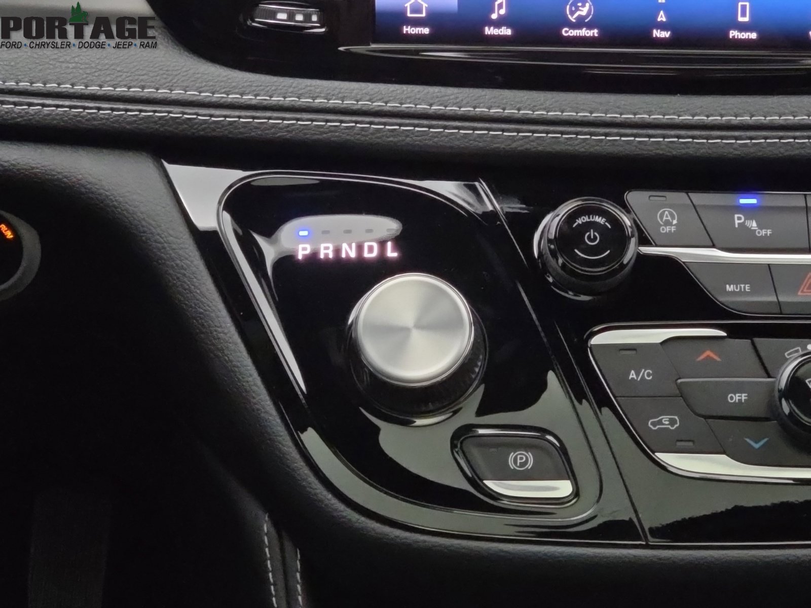 New 2027 Chrysler Pacifica Limited AWD/4WD image 26