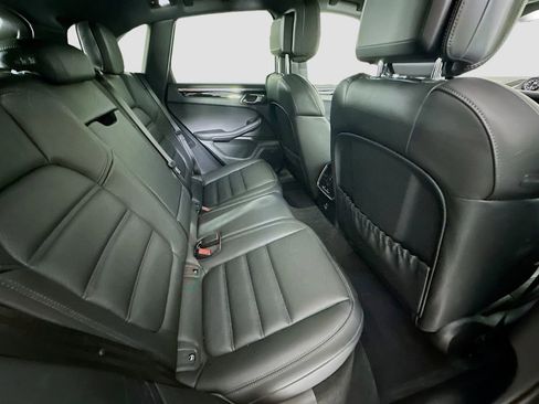 Certified 2026 Porsche Macan AWD/4WD image 27