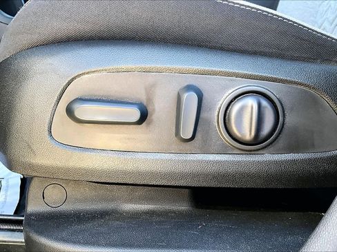 Used 2024 Chevrolet Equinox LS w/ LS Convenience Package FWD image 32