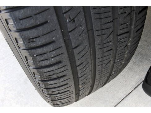 Used 2018 Land Rover Discovery HSE image 33