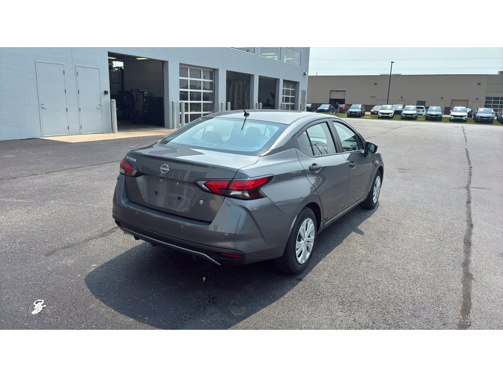 Used 2025 Nissan Versa S FWD image 7