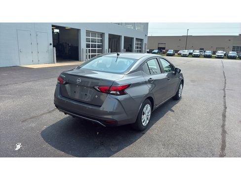 Used 2025 Nissan Versa S FWD image 7