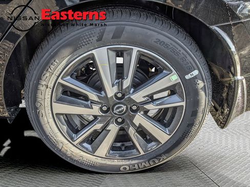 New 2025 Nissan Versa SV w/ Trunk Package image 27