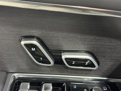 Used 2023 Land Rover Range Rover SE image 23