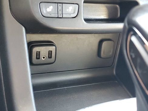 Certified 2022 Chevrolet Colorado LT w/ Luxury Package AWD/4WD image 27