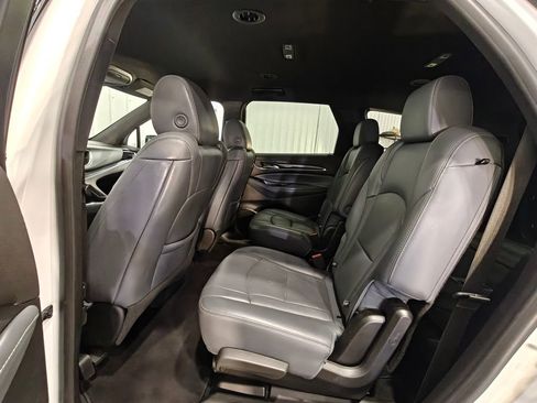 Used 2024 Buick Enclave Premium image 31