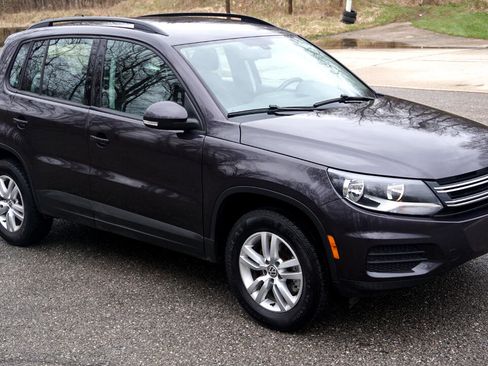 Used 2016 Volkswagen Tiguan S image 26