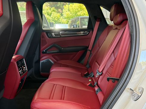 Used 2021 Porsche Cayenne GTS AWD/4WD image 22