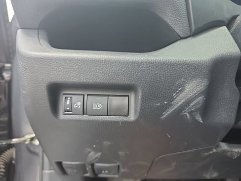 Used 2023 Toyota RAV4 LE AWD/4WD image 18