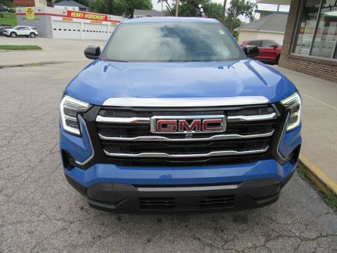 Used 2026 GMC Terrain Elevation AWD/4WD image 2