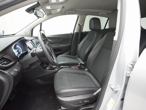 Used 2022 Buick Encore Preferred w/ Safety Package image 7