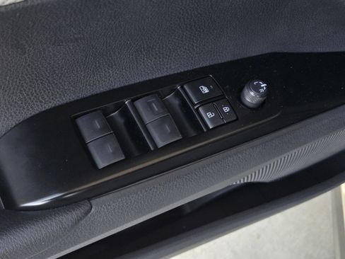 Used 2026 Toyota Camry SE w/ Convenience Package FWD image 9