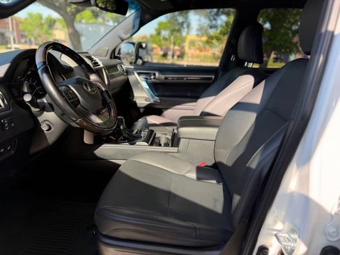 Used 2021 Lexus GX 460 Premium w/ Premium Plus Package AWD/4WD image 5