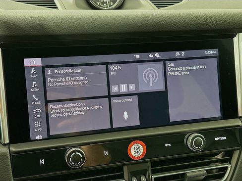 Used 2025 Porsche Macan image 15