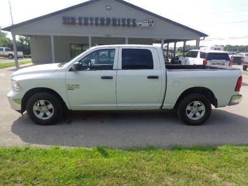 Used 2022 RAM 1500 Classic SLT w/ Electronics Group AWD/4WD image 2