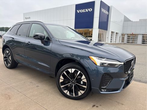 Used 2026 Volvo XC60 B5 Plus AWD/4WD image 3