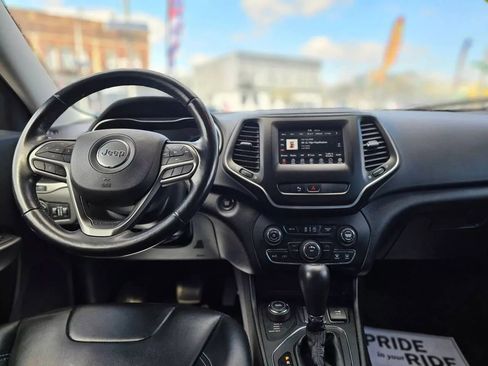 Used 2020 Jeep Cherokee Latitude Plus w/ Cold Weather Group image 13