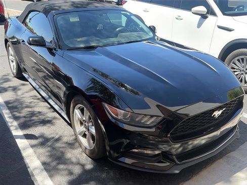 Used 2015 Ford Mustang Convertible RWD image 2