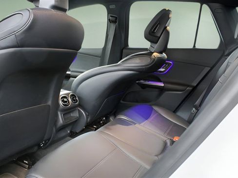 Used 2024 Mercedes-Benz GLC 300 4MATIC image 14